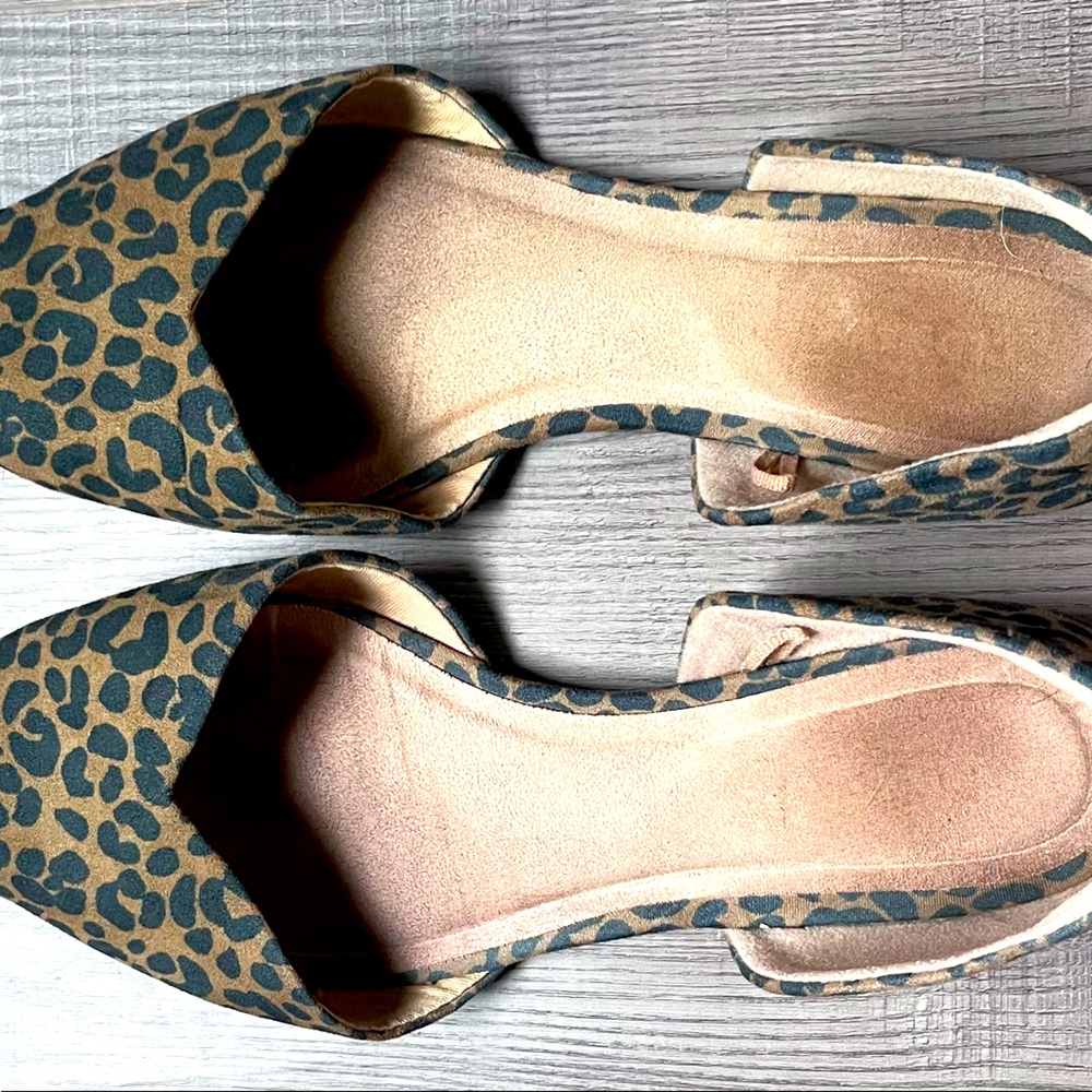 Cheetah Print Pointed Toe Flats